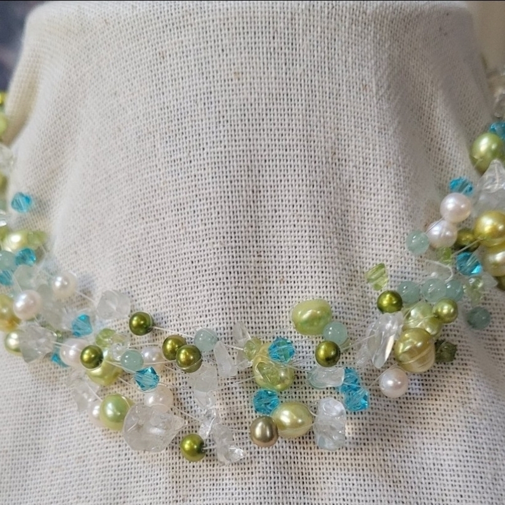 Elegant Pearl And Crystal Choker